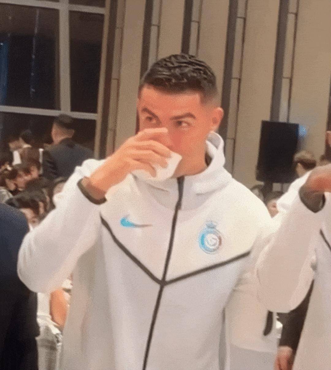 aiyouxi-中国队引发争议！，C罗官方宣布重要助攻新规赢得满堂喝彩-aiyouxi