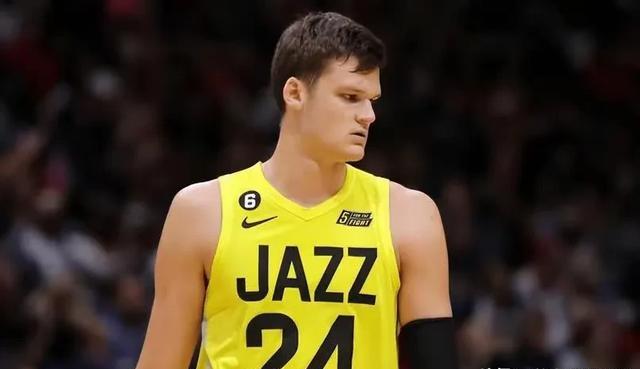 爱游戏官网-法甲转会期再迎强敌，犹他爵士战术微调，主帅态度——球迷炸锅，年轻球员得到机会的简单介绍-爱游戏官网